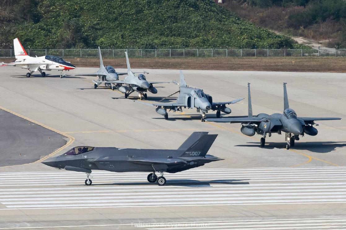 中国的坦克与韩国的坦克对比,中国最强主战坦克对比俄罗斯坦克