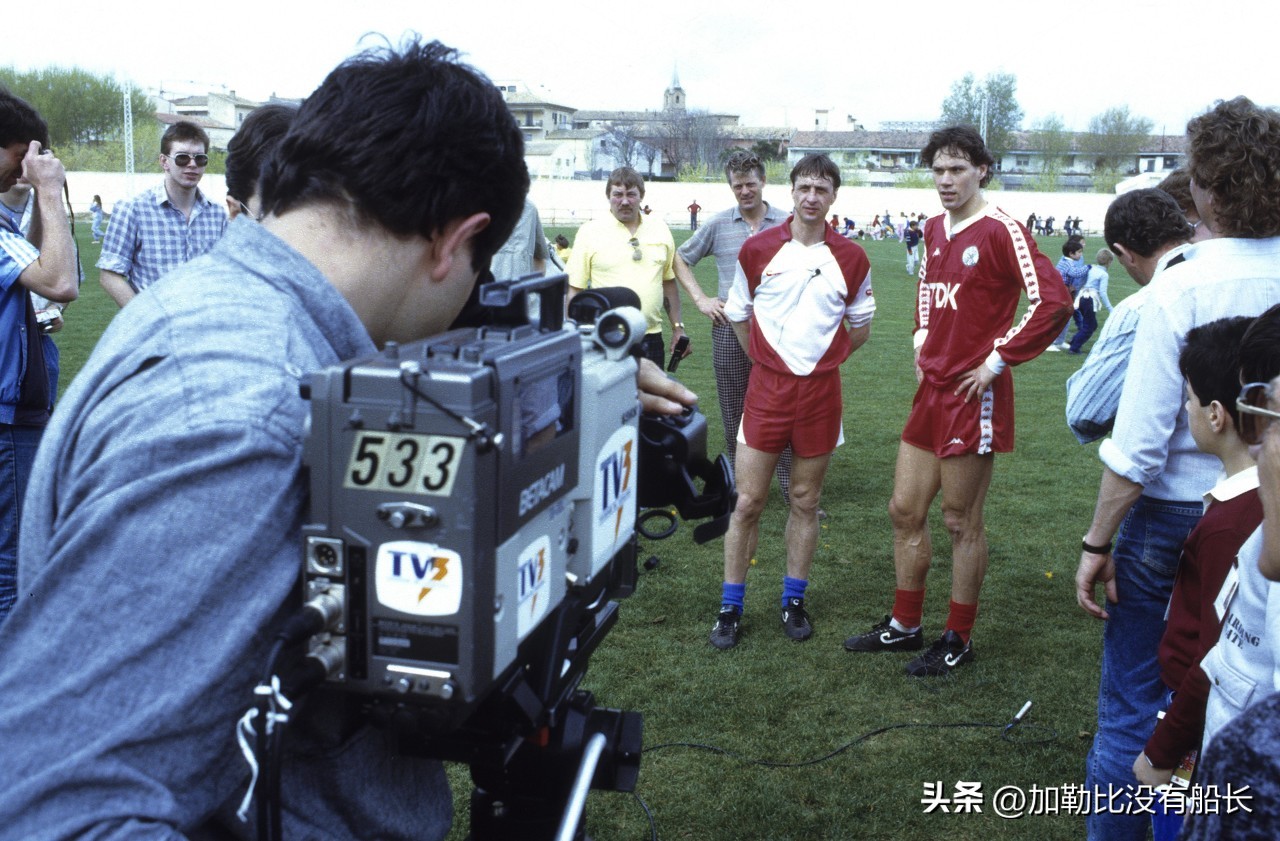 世界足球十大球星退役,世界十大退役球星排名