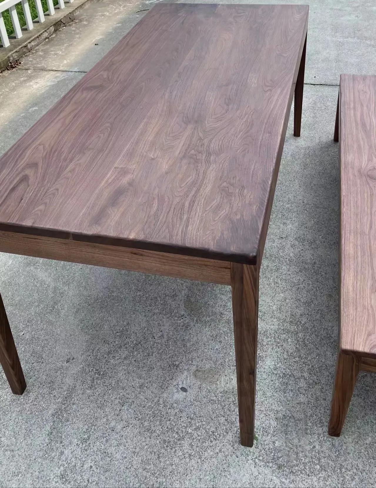 长条餐桌与餐椅需要留多宽距离,2.4米圆餐桌配多少餐椅