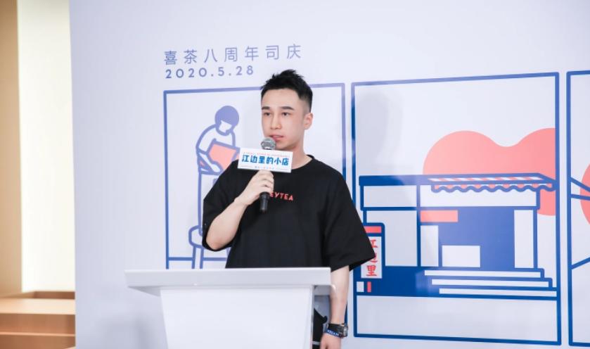 接棒、*局破**和负重前行|2022食品饮料行业十大年度人物