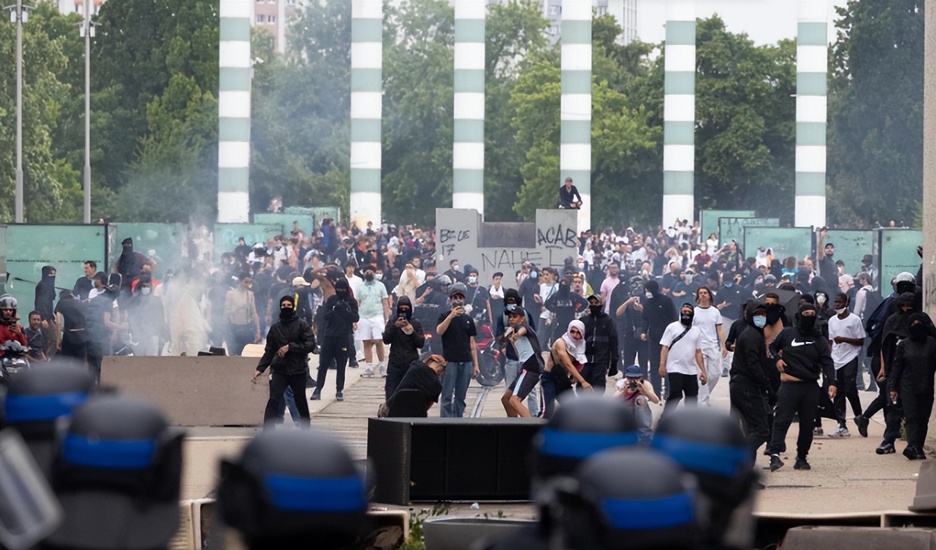 7月7日:怕两岸打仗?台方有钱人开始变现,大陆有收台征兆