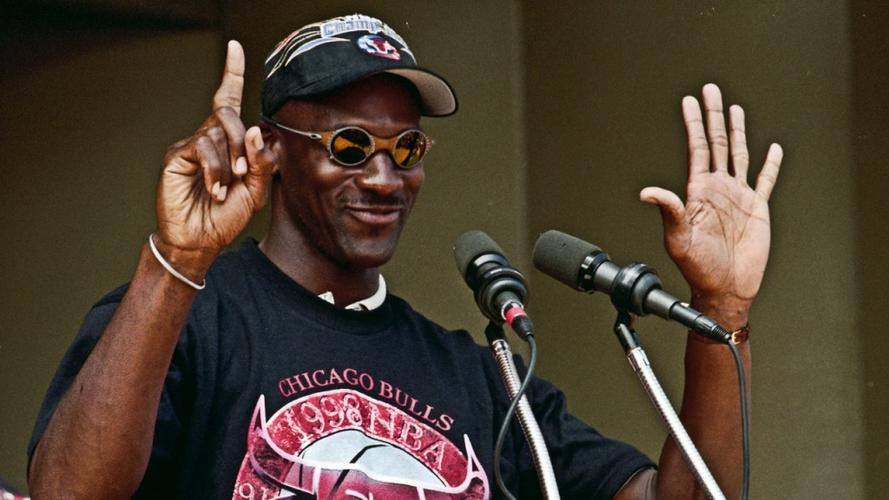 乔丹从黄蜂挣多少钱,詹姆斯和乔丹商业价值