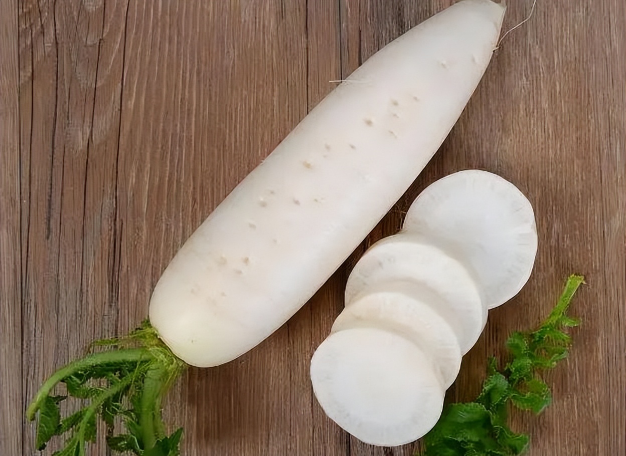 生吃白萝卜伤胃还是养胃,冬天吃萝卜对胃有好处吗