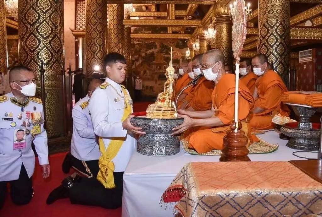 泰国二王妃及4位儿子,泰国二王妃四个儿子是泰王生的吗