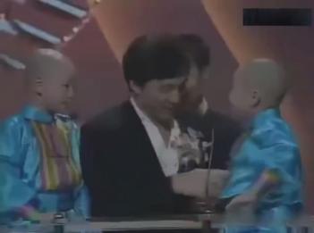 郝邵文与梅艳芳同框视频,郝劭文小时候和梅艳芳采访完整版