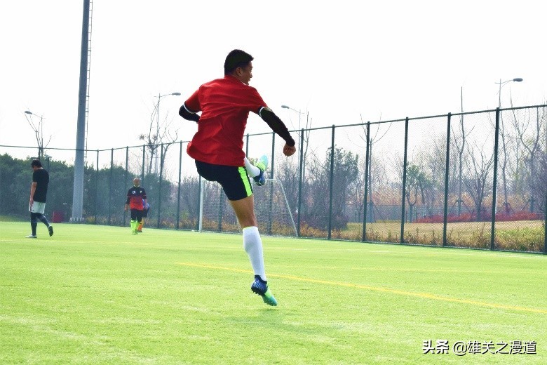 pumafuturez1.4内马尔足球鞋,pumafuturez1.3小黑鞋