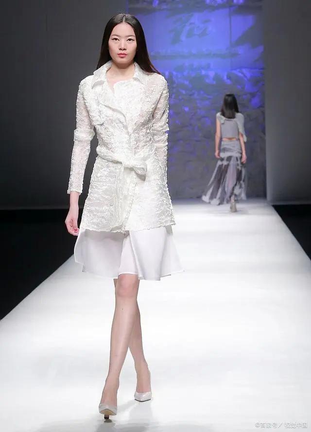 婕妯＄壒璧扮,婕鏃惰妯＄壒璧扮