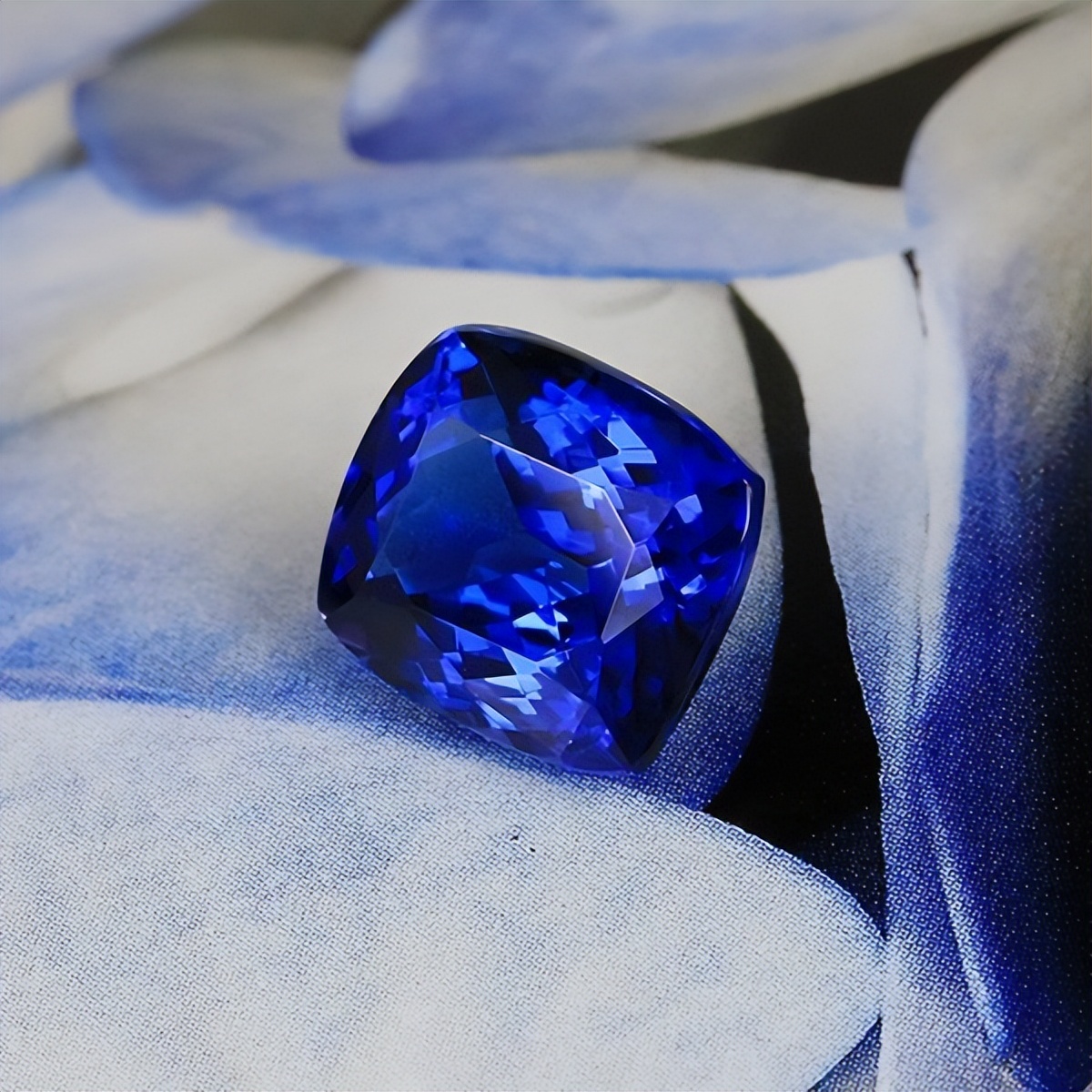 坦桑石有收藏的价值吗,6mm坦桑石手串有收藏价值吗