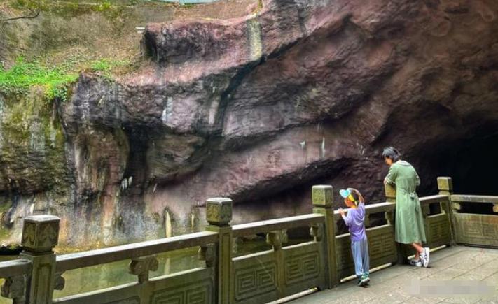 浙江古村水底惊现龙宫,中国神秘水潭龙宫图片