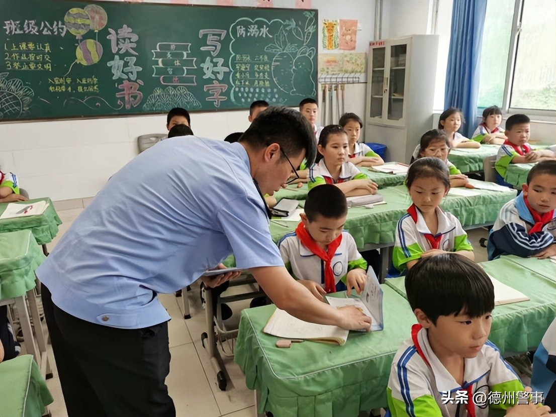 跟着警察去抓酒驾,跟着警察叔叔去出警