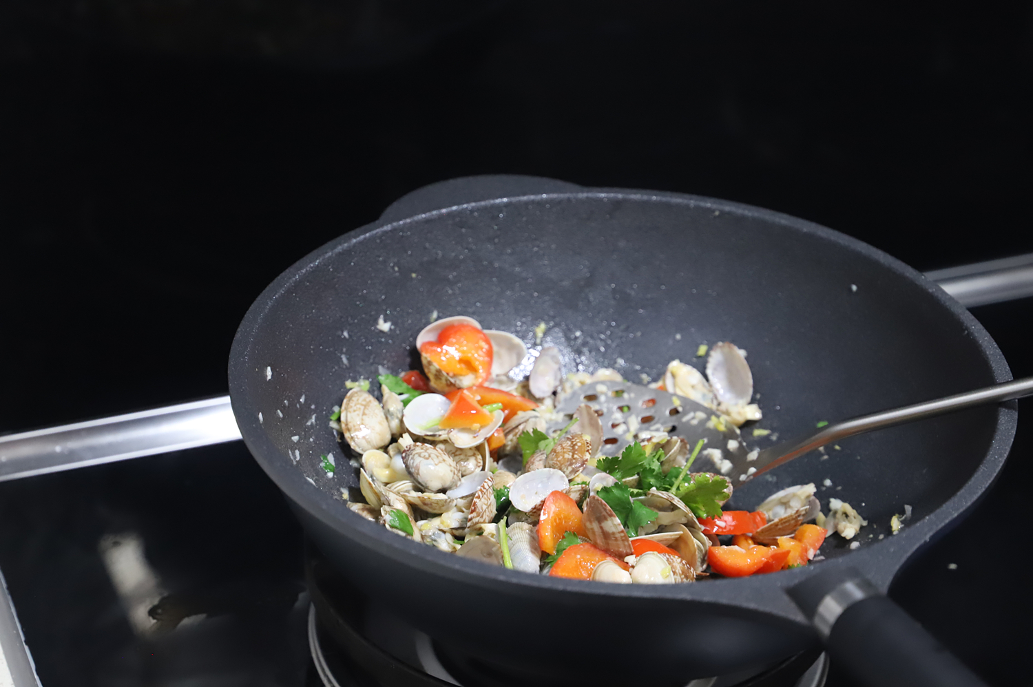 居派碳晶不粘锅测评,不惧铁铲的铁锅