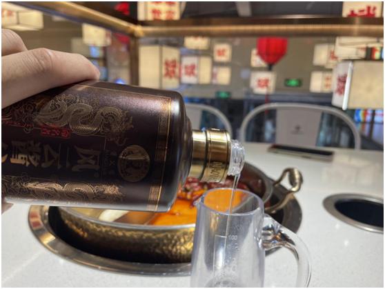 一喝酒就脸红的人能不能练出酒量,喝酒时脸红的人酒量好