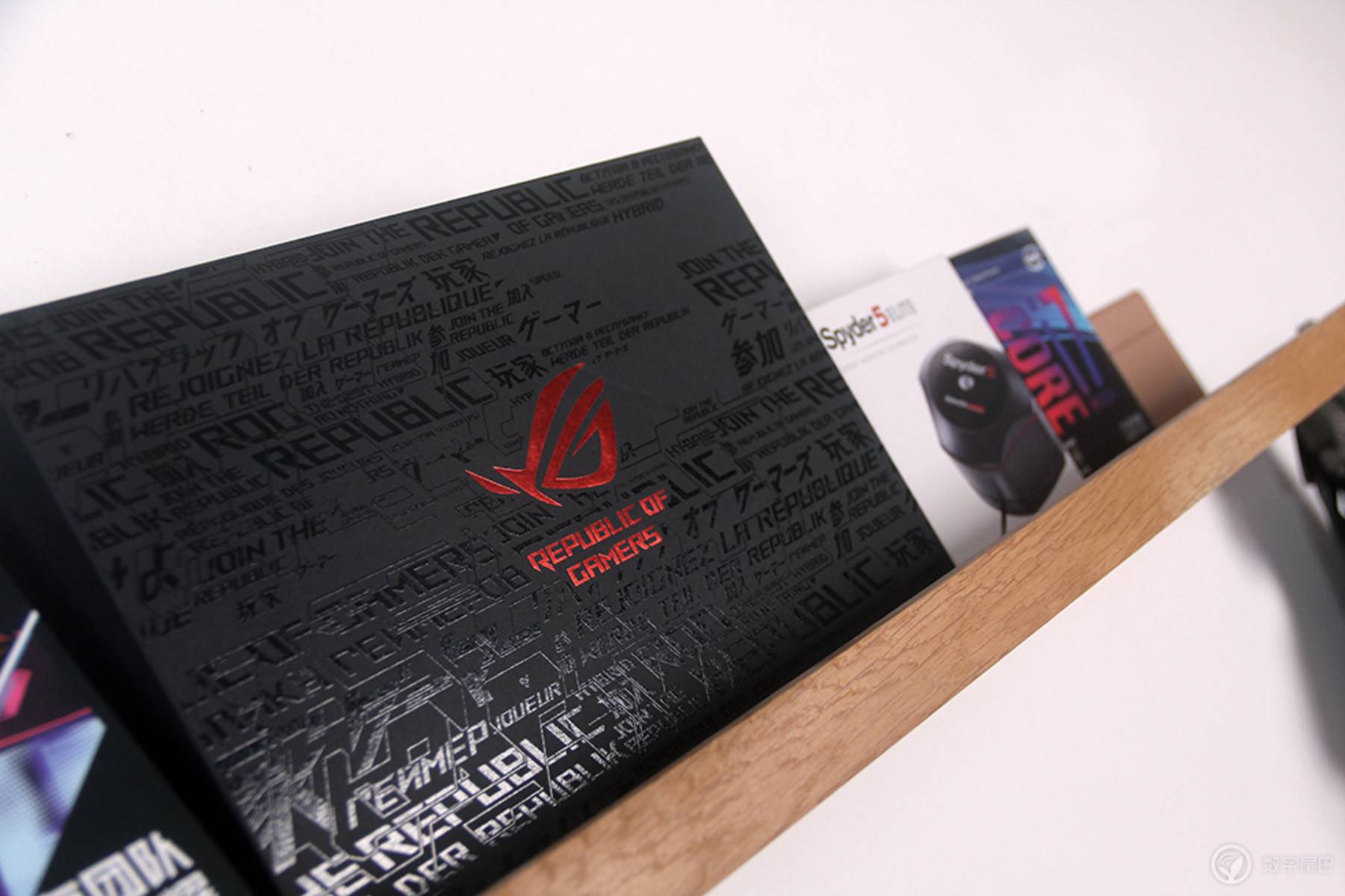 推荐几款高逼格电脑桌面,实用科技感很强的电脑桌面