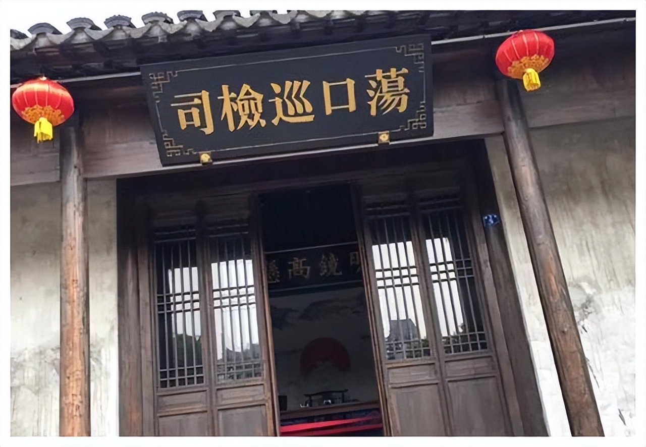 鐧戒簯瀹濊棌灏忚,灏忚鐧戒簯瀹濊棌