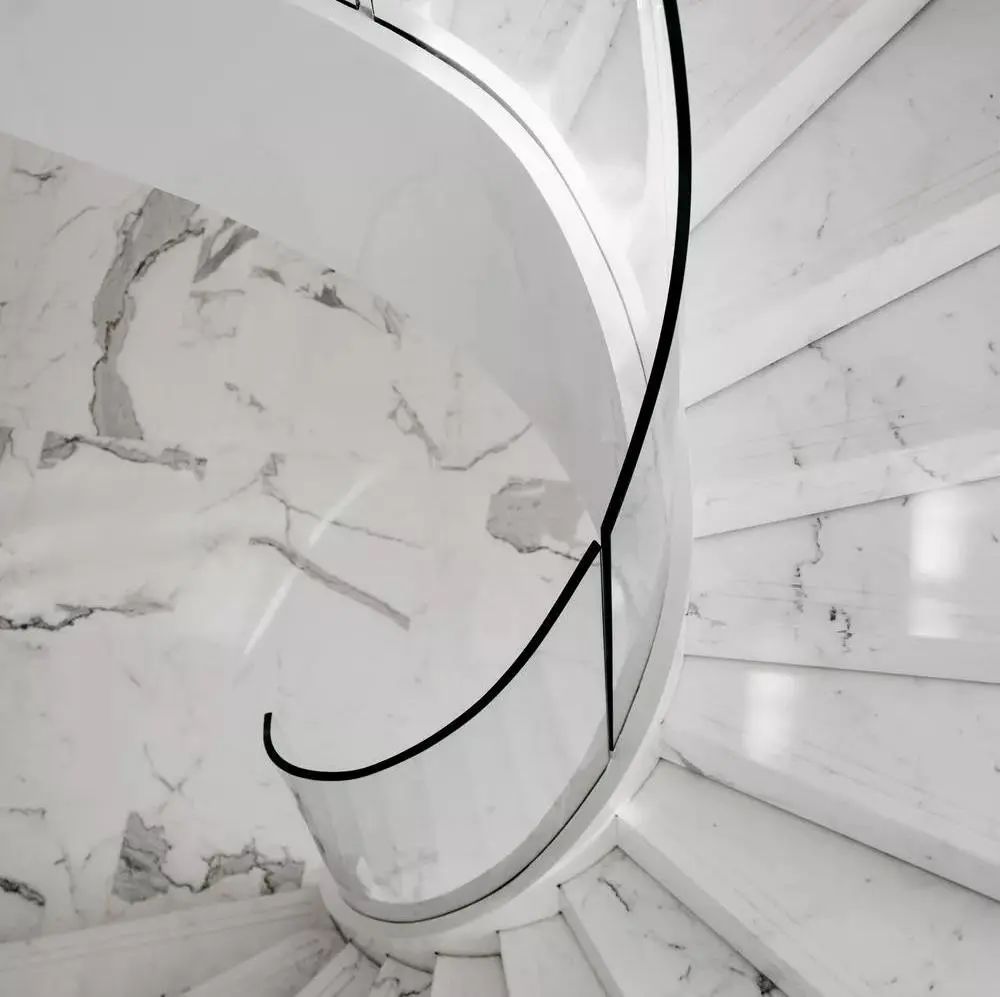 鱼肚白墙砖怎么贴显档次,鱼肚白瓷砖铺贴实景图