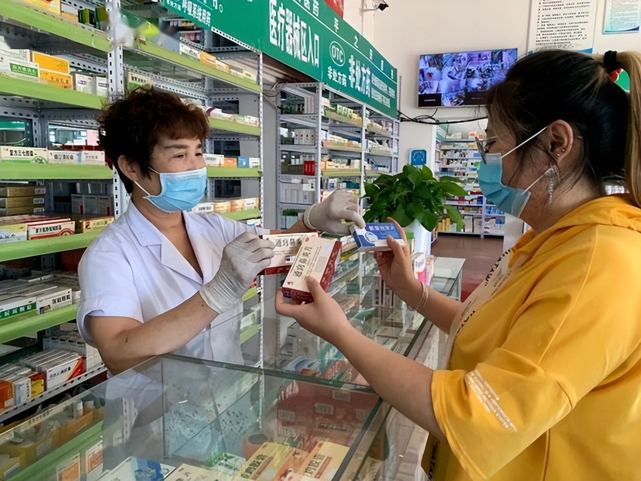 药店最便宜的药营业员不会告诉你,药店里的药便宜又好用店员不推荐