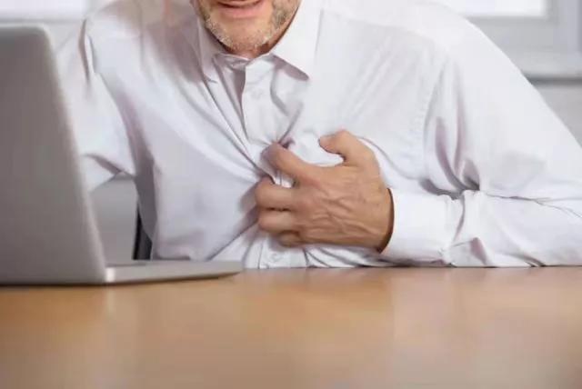 胸闷气短心慌无力出汗是冠心病吗,冠心病心慌胸闷气短是怎么回事