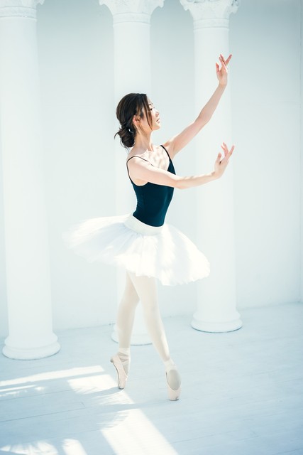 男子进居民楼舔女住户高跟鞋,小区保安偷舔女业主鞋子后续