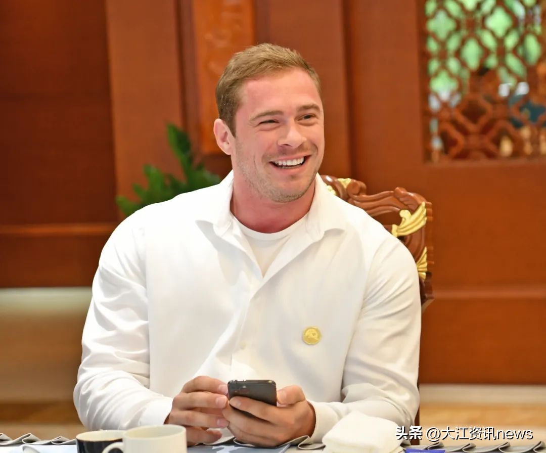 芜湖今天有没有去南京的客人,开放的芜湖欢迎您夜景图