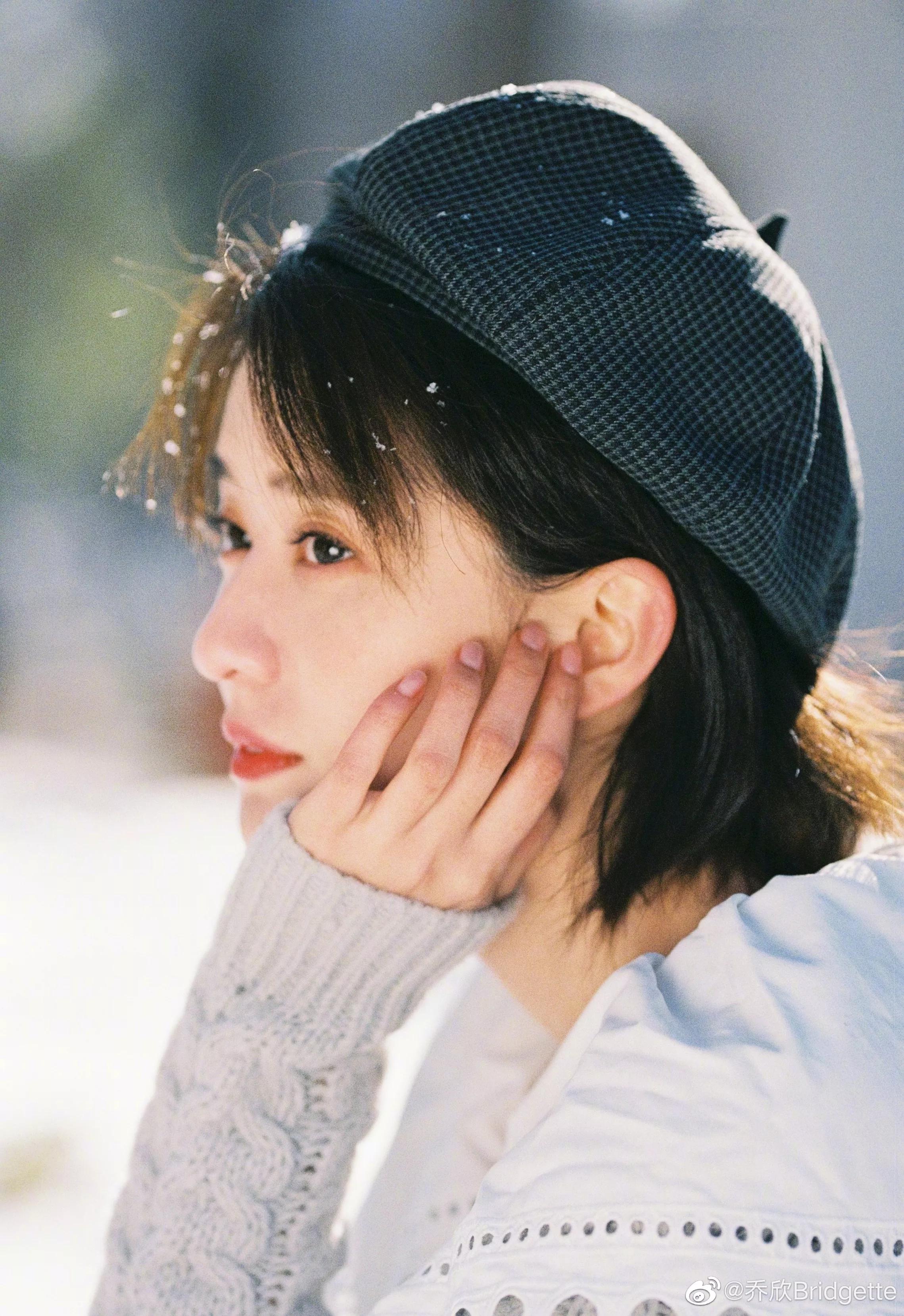 乔欣阔腿裤露脚踝装扮清纯可爱,美丽清纯乔欣壁纸图文