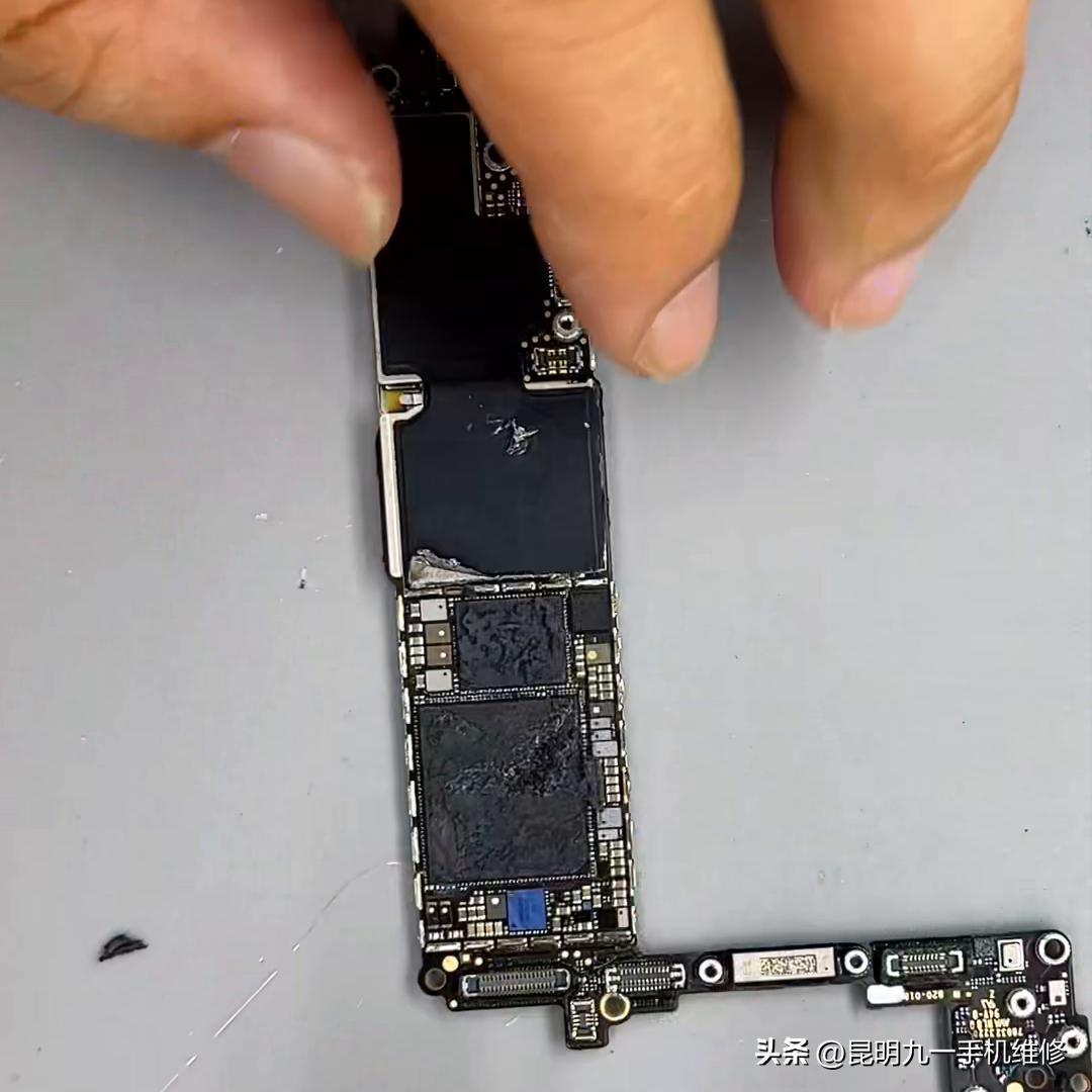 苹果手机一直重启开机几秒又关机,手机一直重启循环怎么回事小米