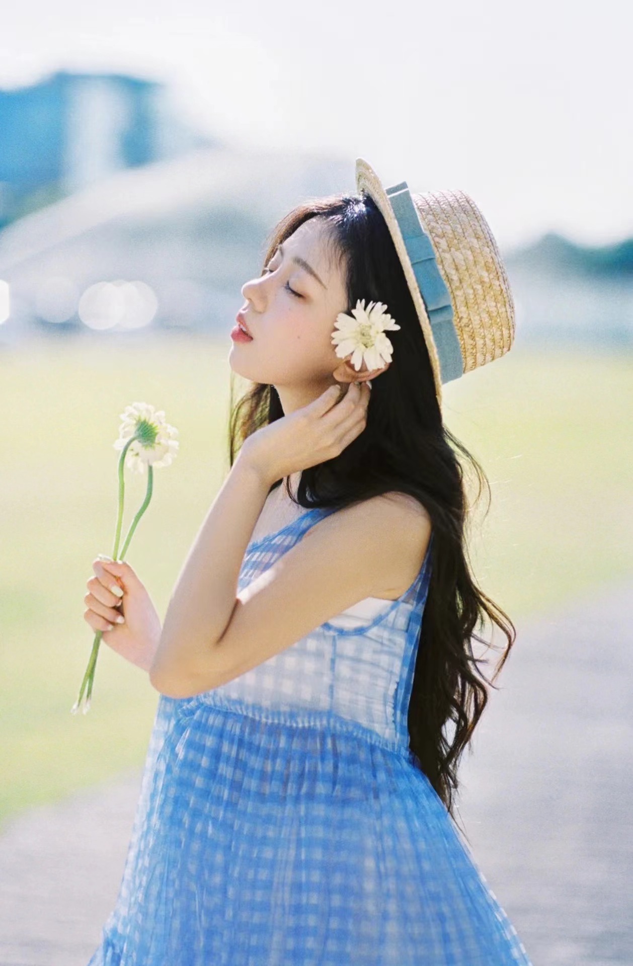 手机拍照技巧轻松拍出最美生活照,用手机拍照可以拍出人像的样子