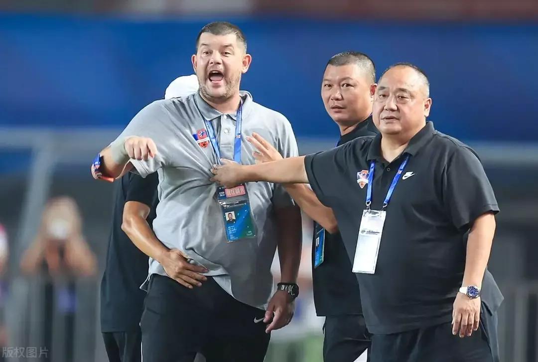 中国足球为何不打传控,选帅国足