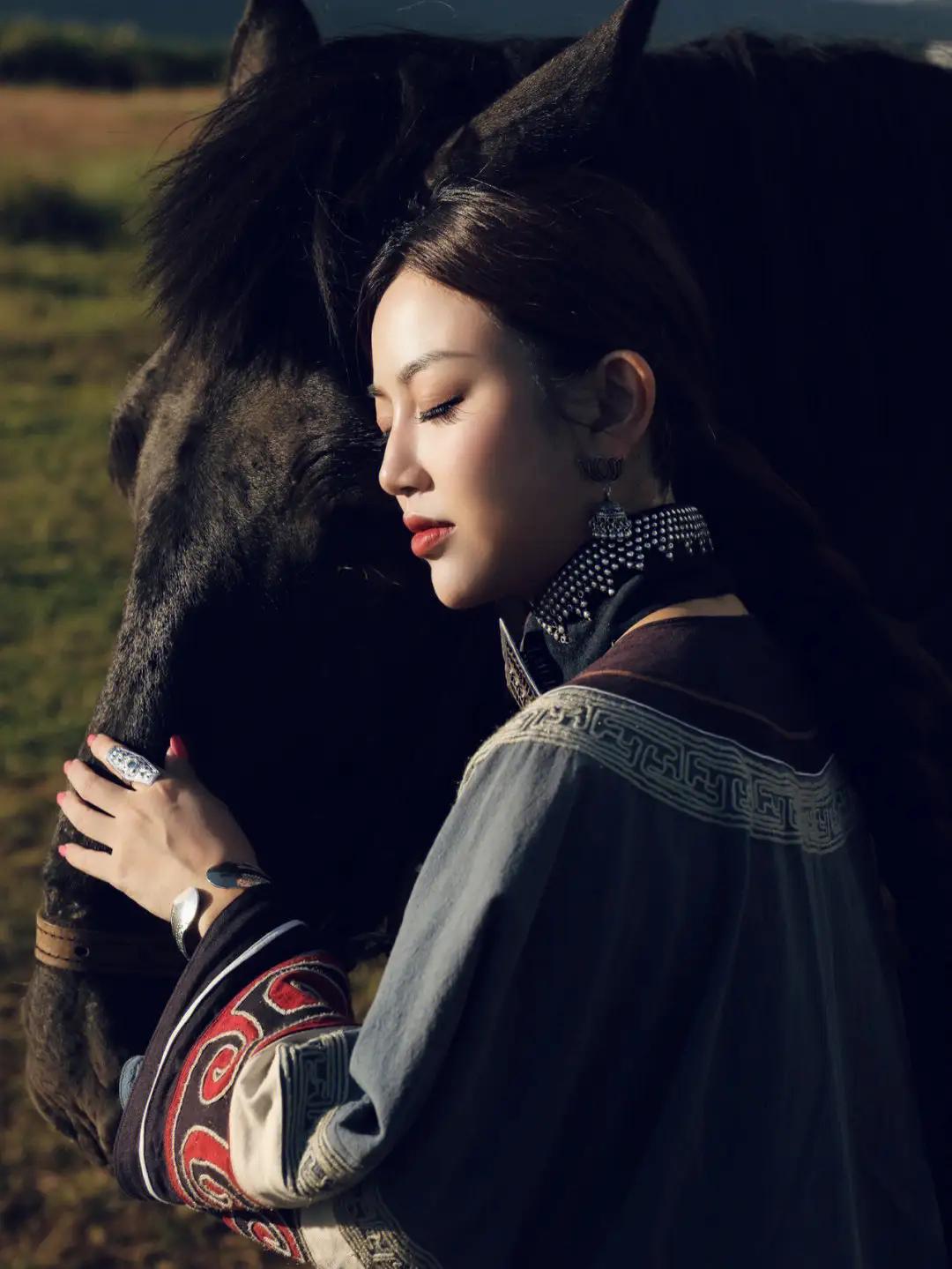 彝族里面普姓的由来,彝族姓氏为什么有4个字