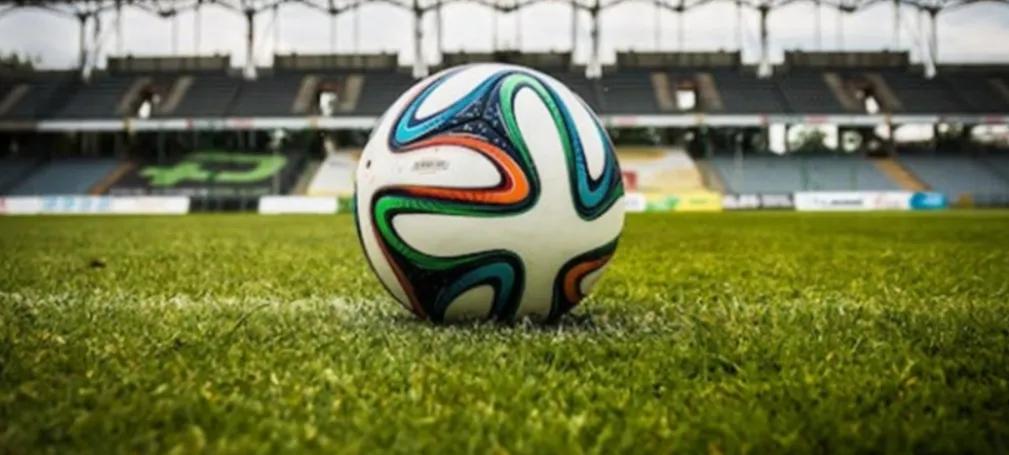 梅西一个人带领巴萨夺得欧冠,梅西一个人扛着阿根廷晋级