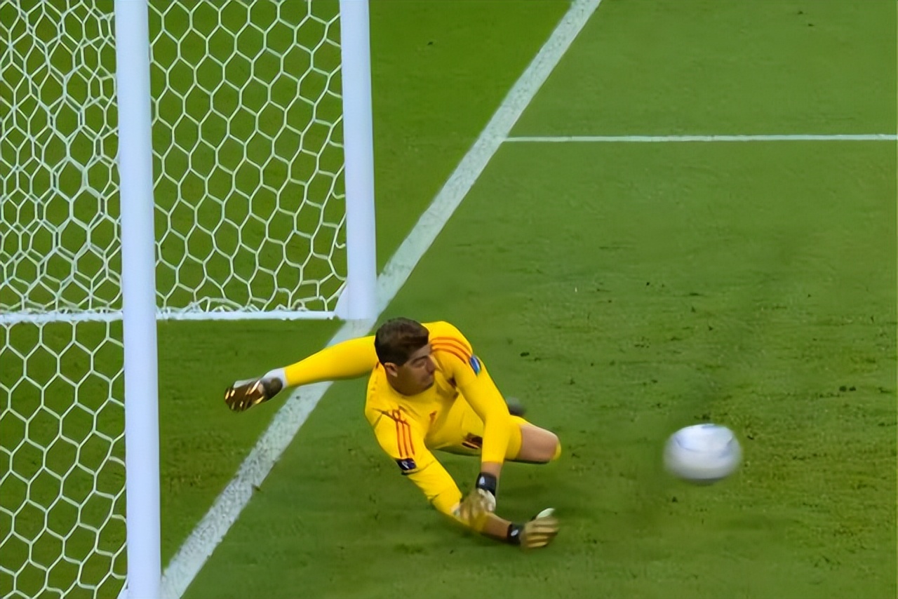 什么是越位足球比赛,什么是足球的越位