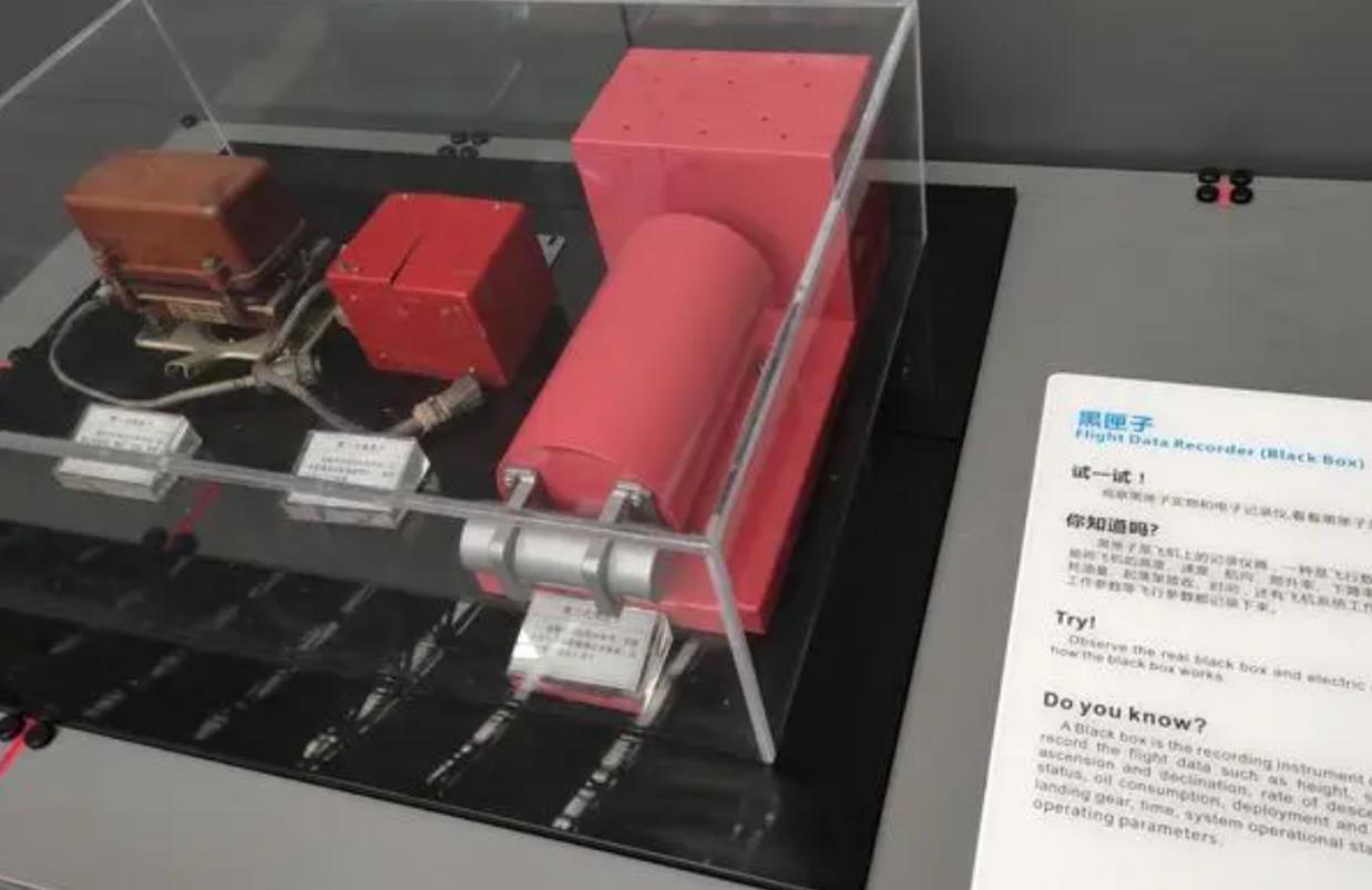 飞机失事为什么不让跳伞宁愿坠机,飞机失事真的能选择降落伞逃生吗