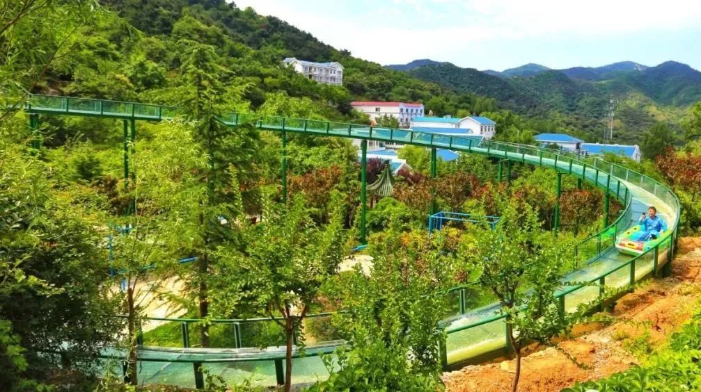 夏日峡谷漂流推荐无漂流不夏天,溪流欢畅