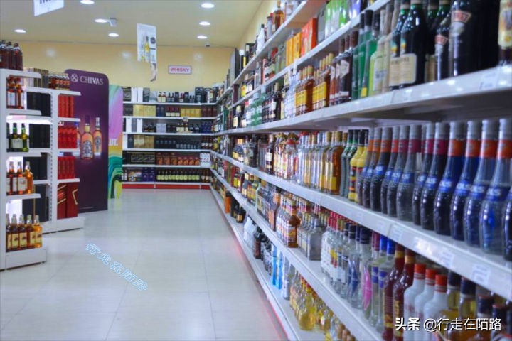 中东小国的福利：月入4万算是困难户，出生就送100平房子