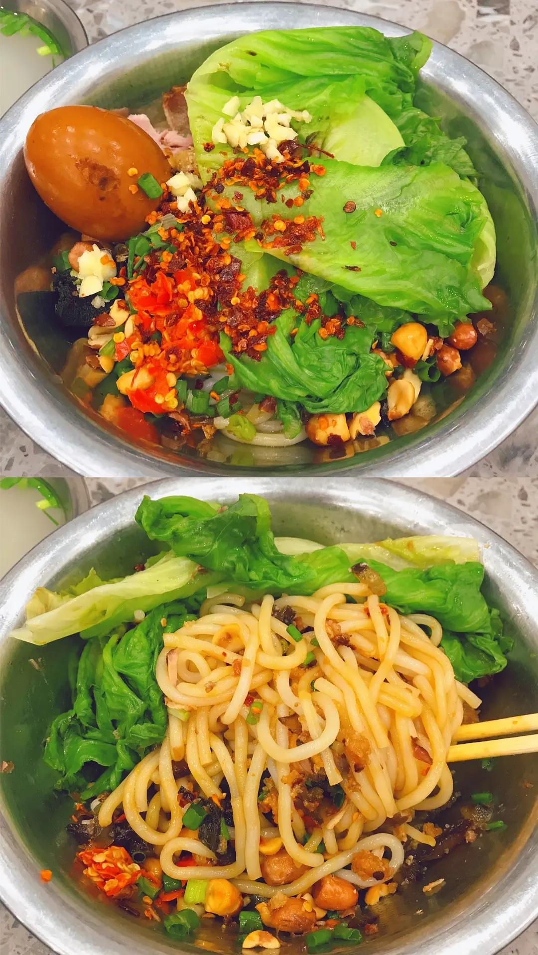 柳州10元一碗粉多菜,柳州最多配菜的螺蛳粉