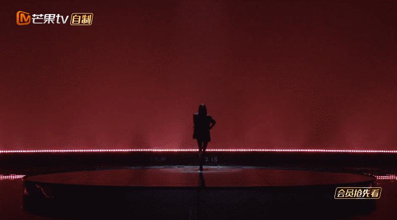 《浪姐4》热播,52岁瞿颖迅速翻红,是因为踩中了三个“*规则潜**”