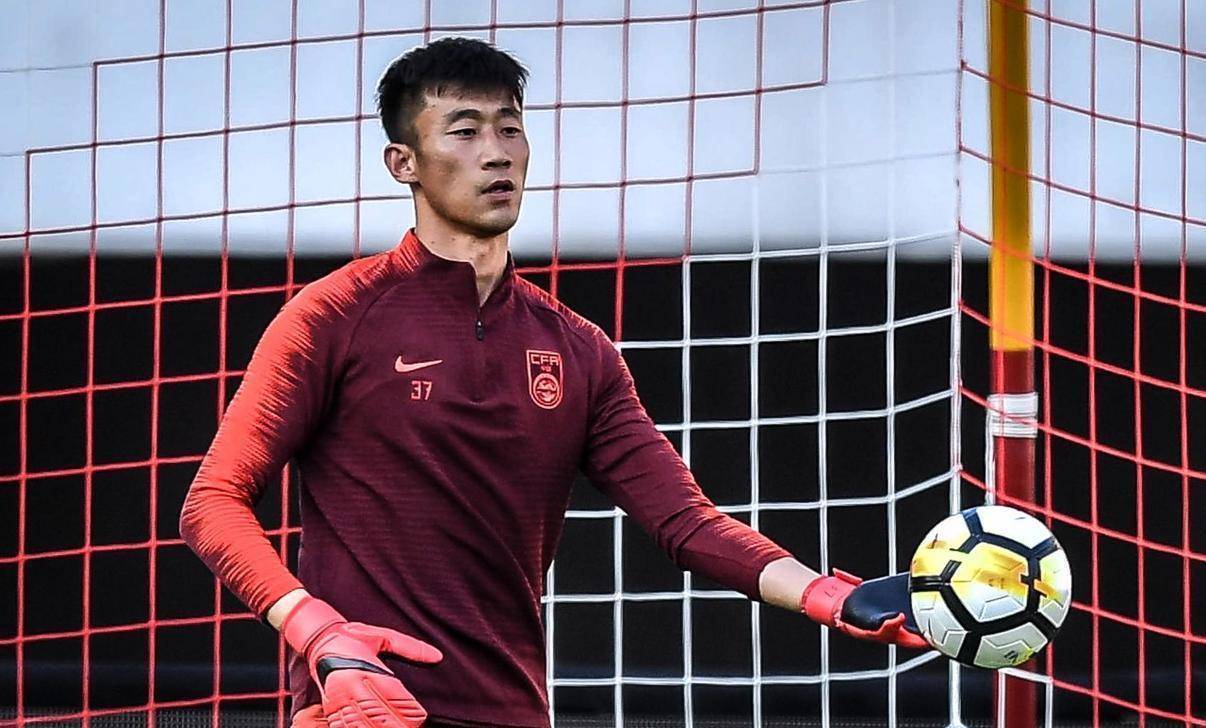 张鹭足球生涯,张鹭的工资是多少