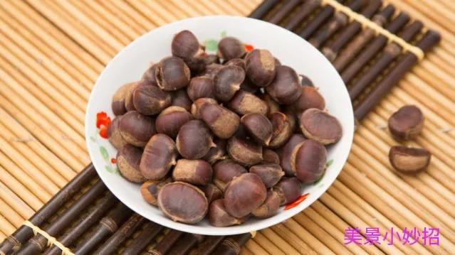 板栗剥了壳怎么才好吃,板栗太硬怎么切一个开口