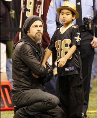 她自残、厌世、雇凶自杀，却拯救无数难民：真正的性感是无坚不摧