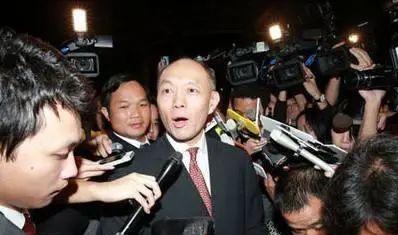 郭晶晶公公和霍震霆出席活动,郭晶晶谈公公霍震霆