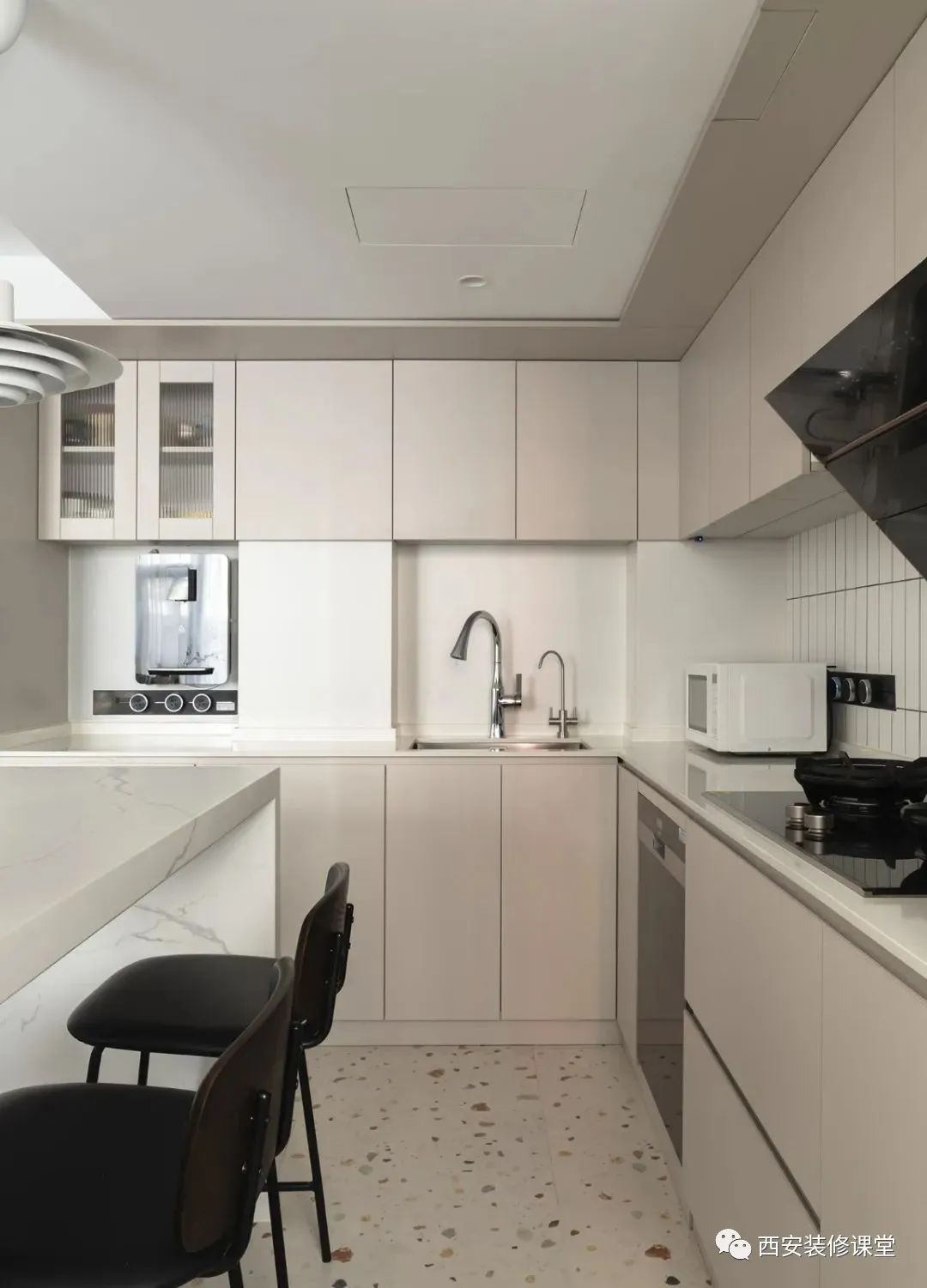 75㎡老破小的逆袭，超级收纳家