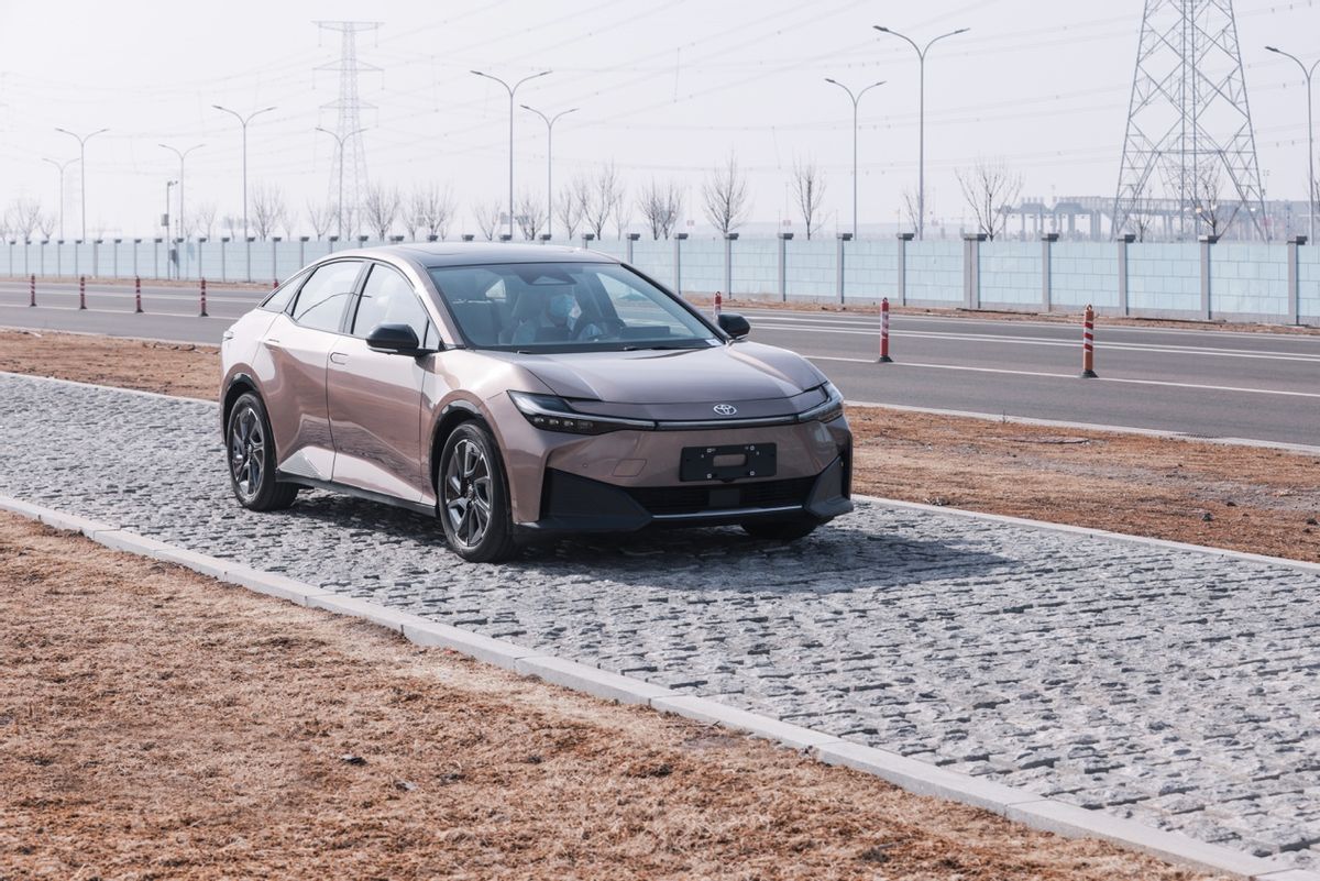 丰田新能源汽车纯电动车,丰田最新款电动车新能源汽车