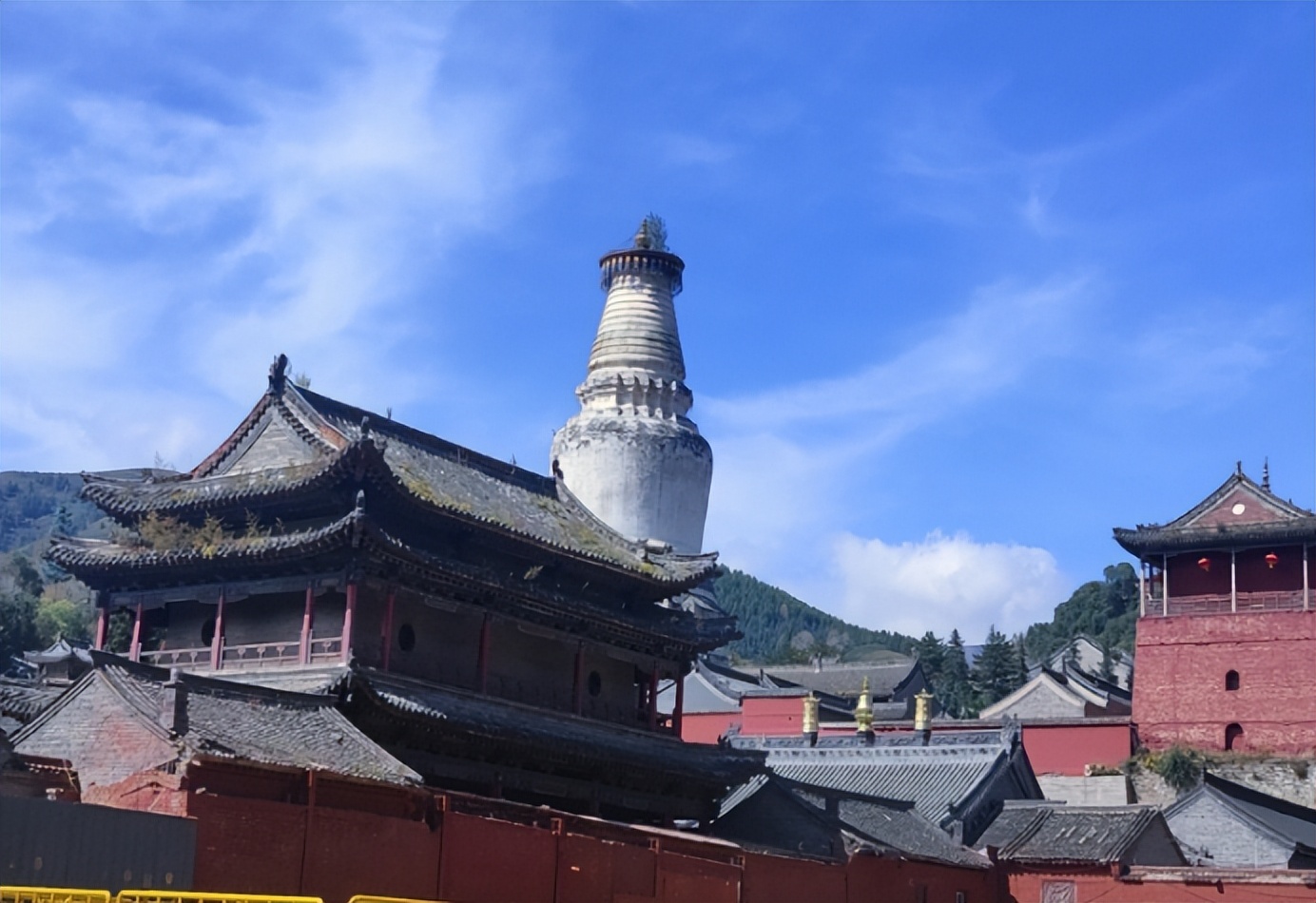 歌手李娜因何原因出家,歌手李娜为什么要出家