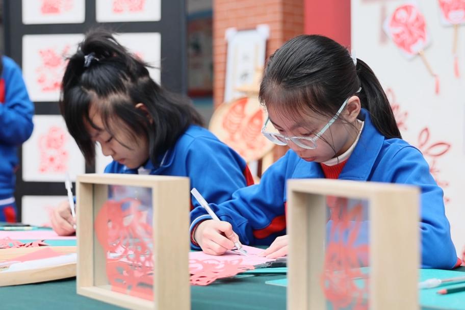 中考喜报国防蛟龙班平均分高达710！狮岭这所学校凭实力“狂飙”