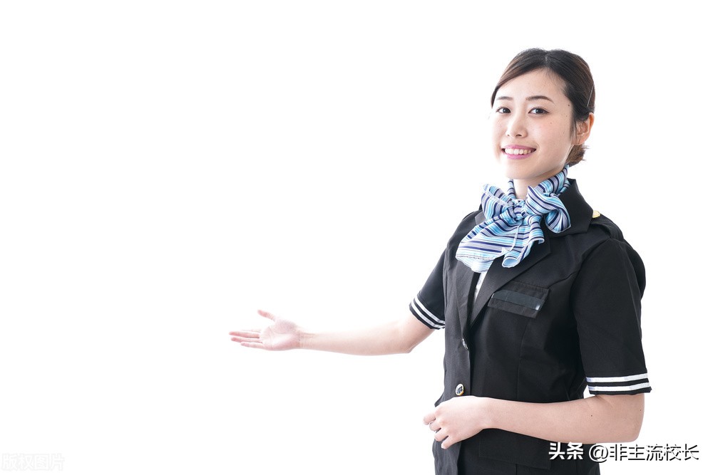 接待客户送进电梯礼仪要求,商务接待倒茶礼仪的正确方法