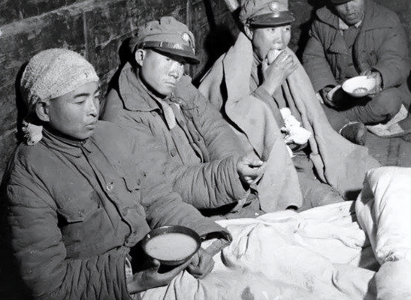 黄维被俘后视频,黄维被赦免后的生活