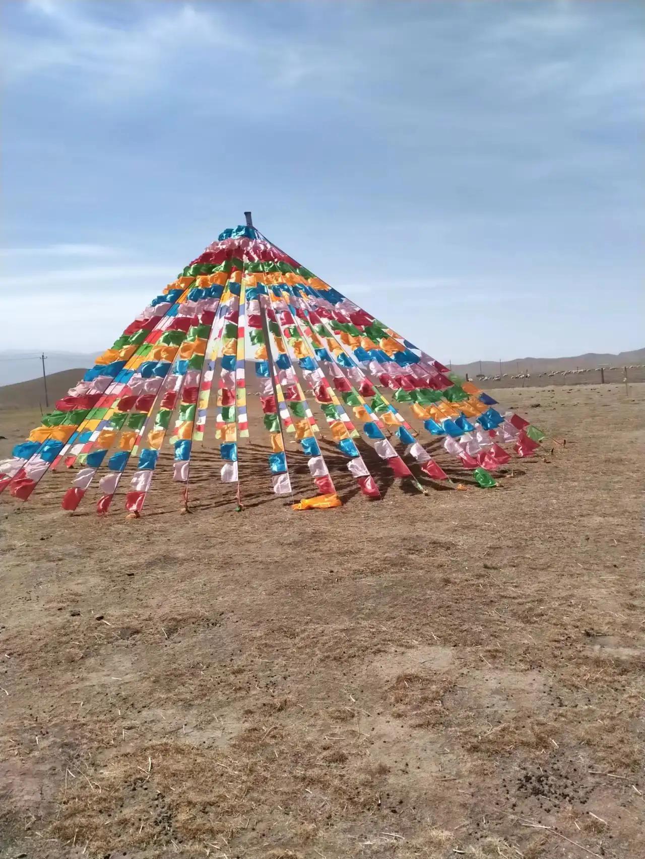 潘守宇先生应“诗与远方大美青海之旅”约，在青海湖畔朗诵：