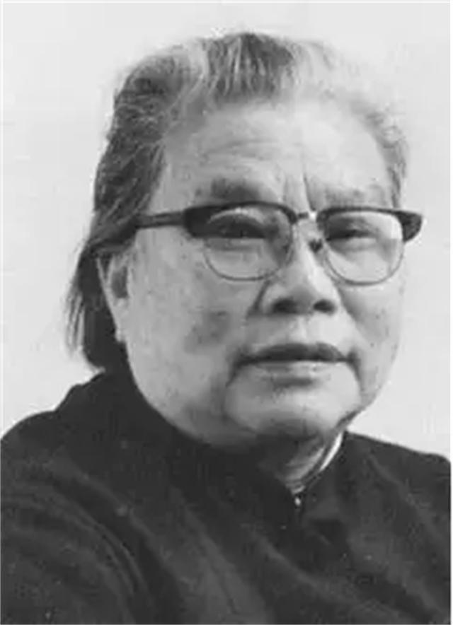 1957年毛主席途经沈阳，问军区司令：黄毛丫头呢？我要吃她做的饭