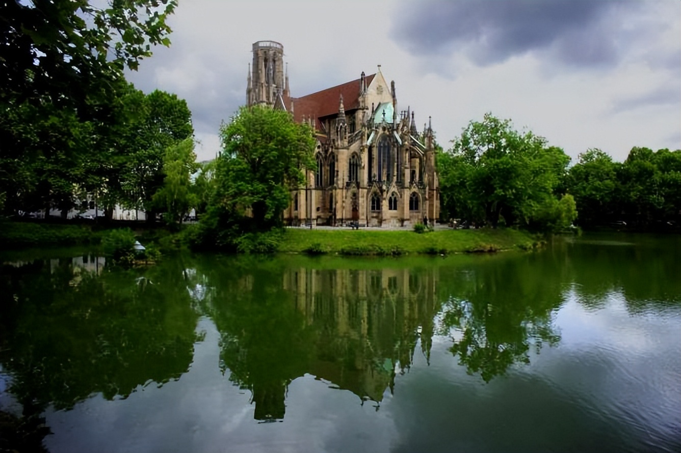奔驰博物馆斯图加特,斯图加特保时捷展览馆