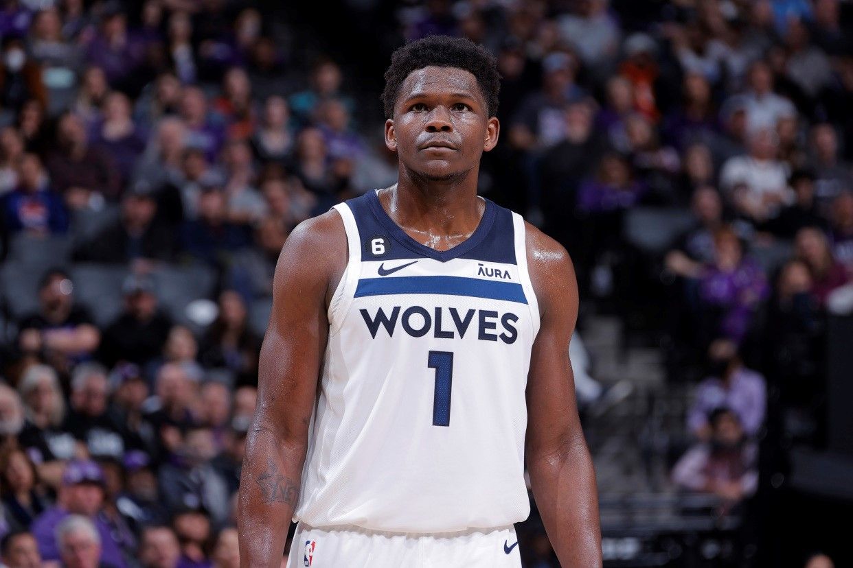 新任狼王爱德华兹vs掘金约基奇,狼王爱德华兹死亡隔扣