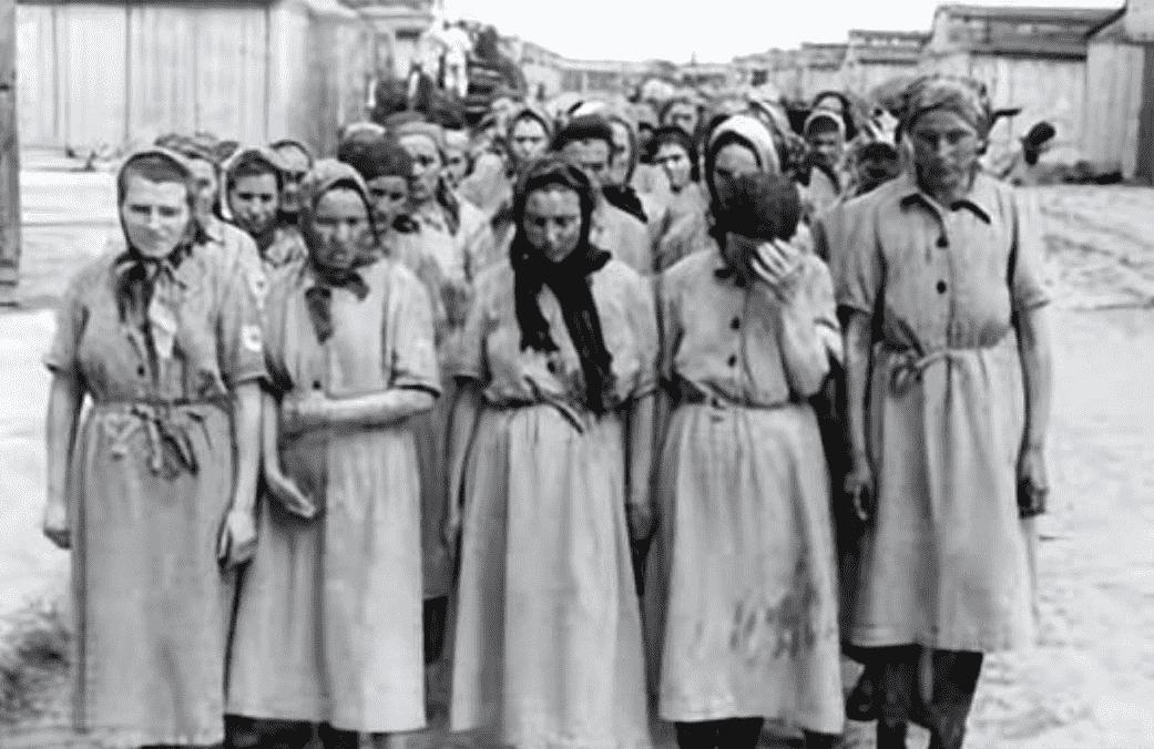 德军屠杀犹太女人的真实影像,纳粹集中营屠杀女性暴行案